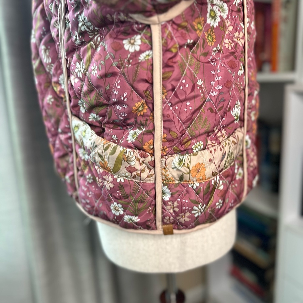 Floral Quilted Women's Jacket - Pink and Cream - Picture 5 of 11